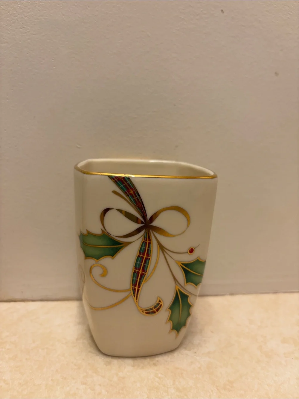 Lenox Holiday Nouveau Ceramic Bath Accessory Set in Ivory and Gold